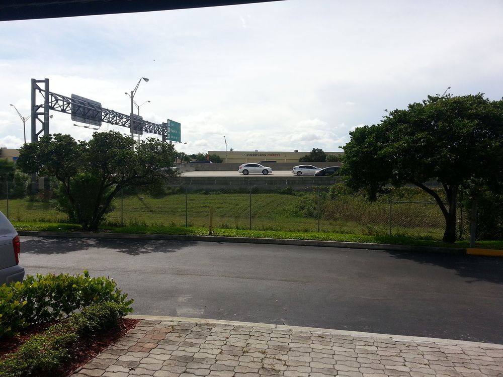 Palmetto Expressway Frontage Office/Industrial For Sale: 7630 NW 25th St Ste 1, Miami, FL 33122